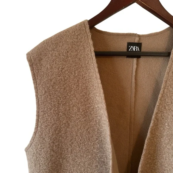 Zara Beige Longline Sleeveless Vest Coat |
Women's Size Small - Picture 4 of 12